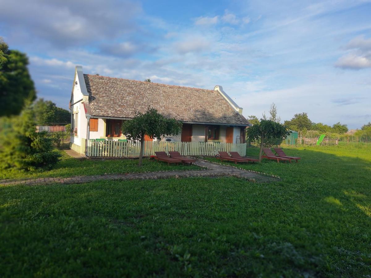 Villa Diiva Curug 외부 사진